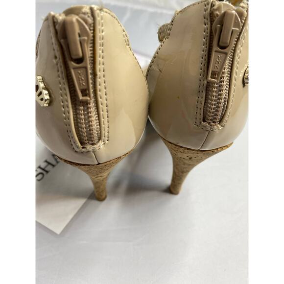 Fergalicious Hess T Sandals Size 8M Taupe Block Heel - Picture 3 of 6